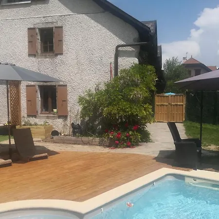 L'oree Des Bornes-appartement Avec Piscine * Evires