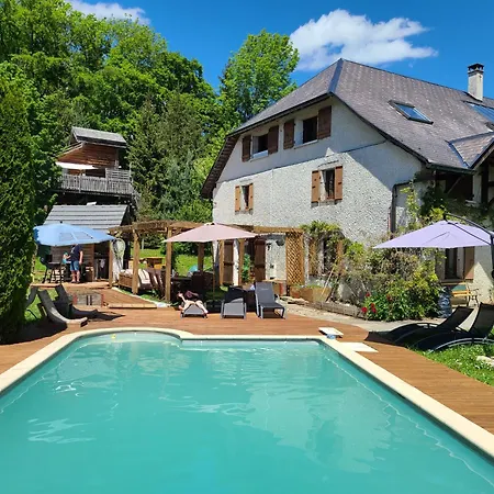 L'oree Des Bornes-appartement Avec Piscine Apartment *